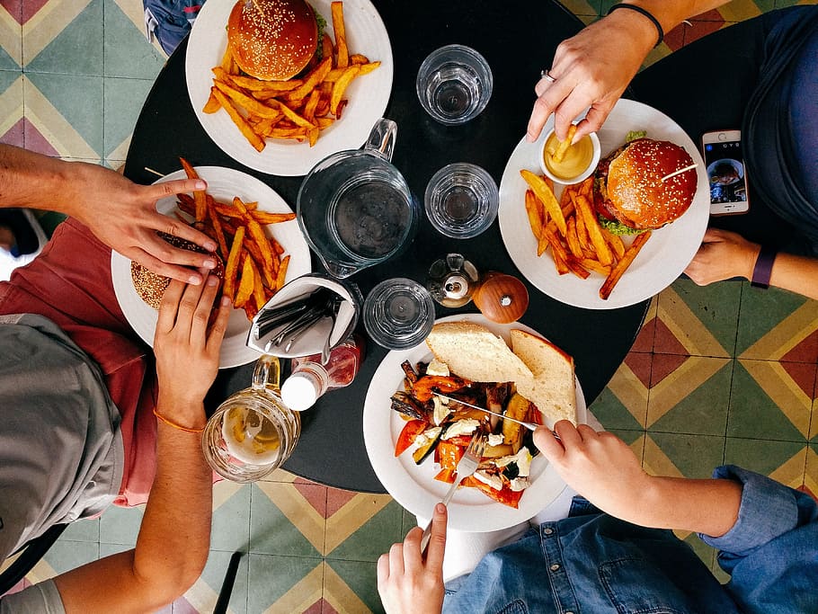 restaurant-people-men-women